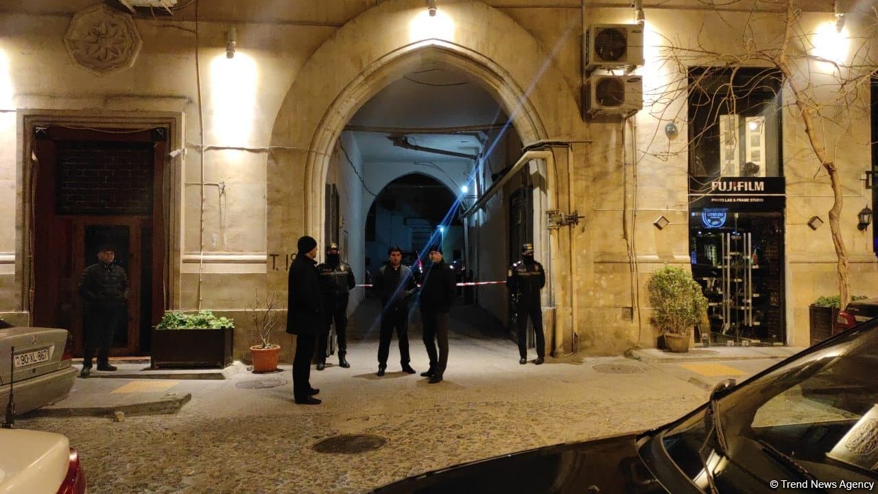 Ruhlan İsmayılovun qaldığı evdən aşkarlanan silah-sursat və pulun məbləği açıqlanıb