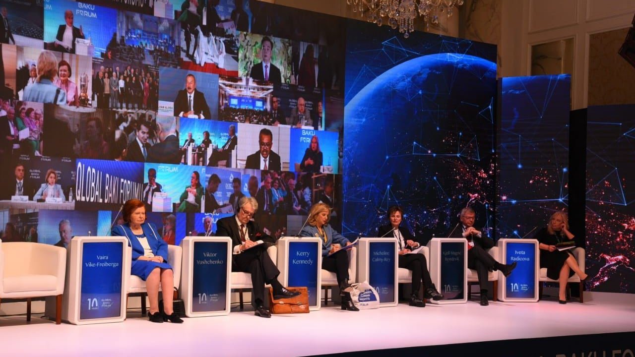 X Qlobal Bakı Forumu çərçivəsində “Bölünmüş dünyada dayanıqlığın qurulması: Onun qlobal sülhə təsiri” mövzusunda ilk panel iclası keçirilib