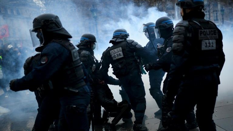 Fransa hökumətini ölkədə konstitusion hüquqlara hörmət etməyə çağırırıq - Azərbaycan XİN