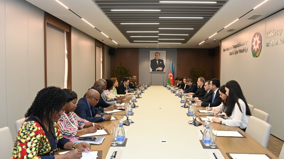 Ceyhun Bayramov UNESCO nümayəndələrini Vətən müharibəsindən sonra regionda yaranmış vəziyyət barədə məlumatlandırıb