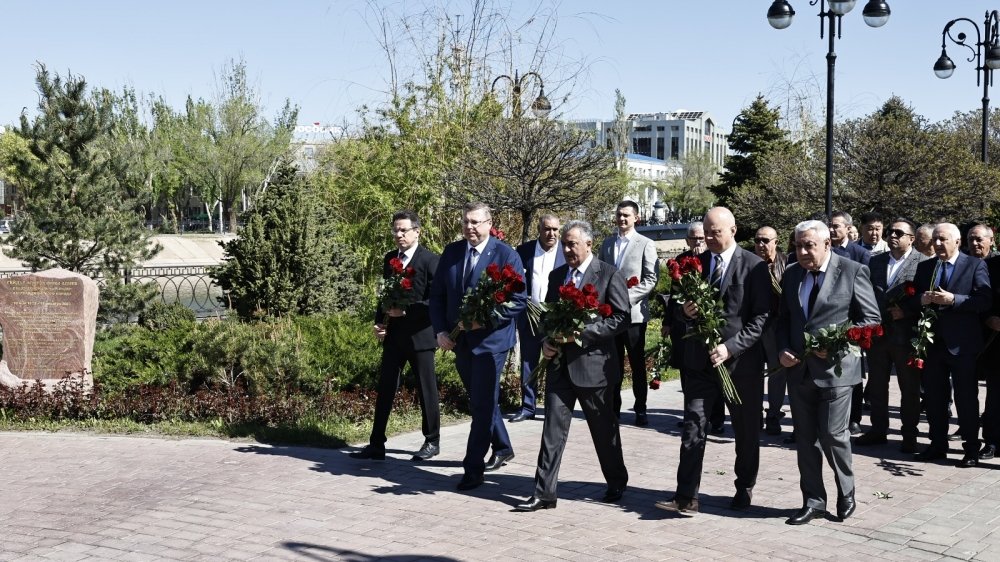 Ümummilli Lider Heydər Əliyevin 100 illik yubileyi Həştərxan şəhərində də qeyd edilir