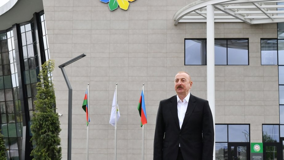 Ermənilər unutmamalıdırlar ki, bu gün Azərbaycan Bayrağı Qarabağda dalğalanır