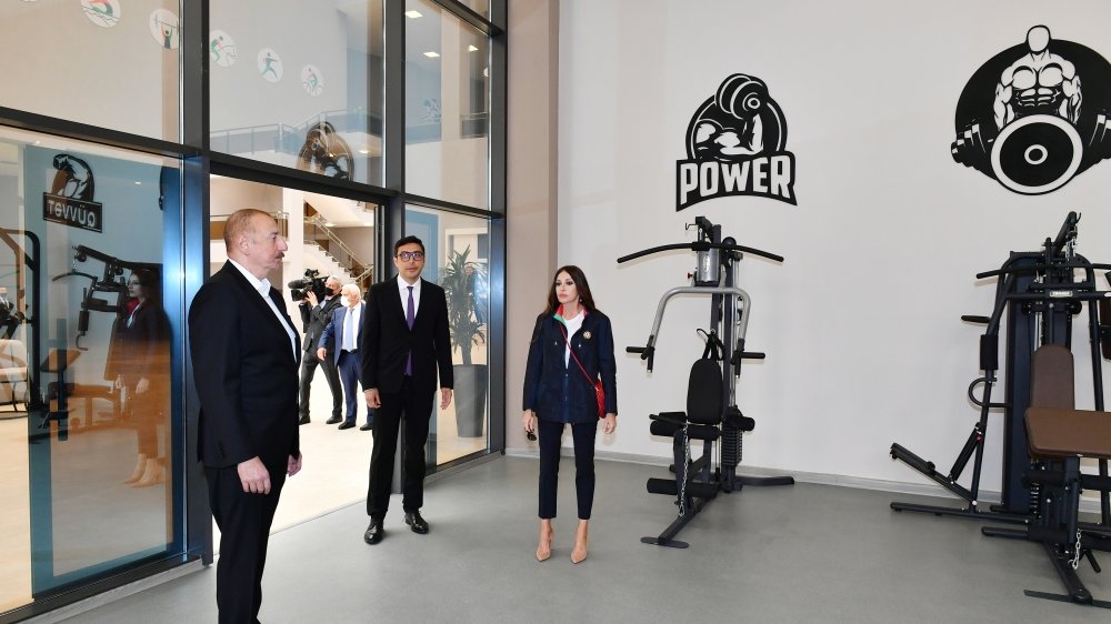 Prezident İlham Əliyev və birinci xanım Mehriban Əliyeva Neftçala Olimpiya İdman Kompleksinin açılışında iştirak ediblər
