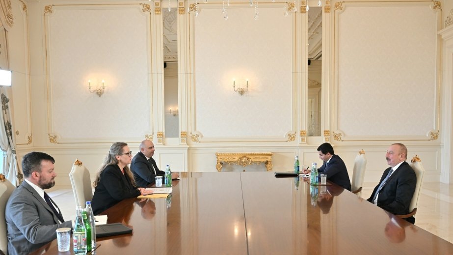 Prezident İlham Əliyev ABŞ Dövlət katibinin köməkçisinin müavinini qəbul edib