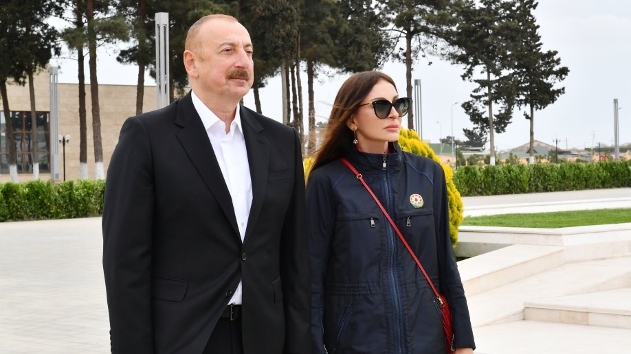 Prezident İlham Əliyev və birinci xanım Mehriban Əliyeva Salyan rayonuna səfər ediblər