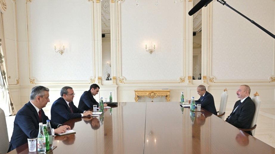 President Ilham Aliyev received Chairman of Board of “Uzavtosanoat” JSC of Uzbekistan