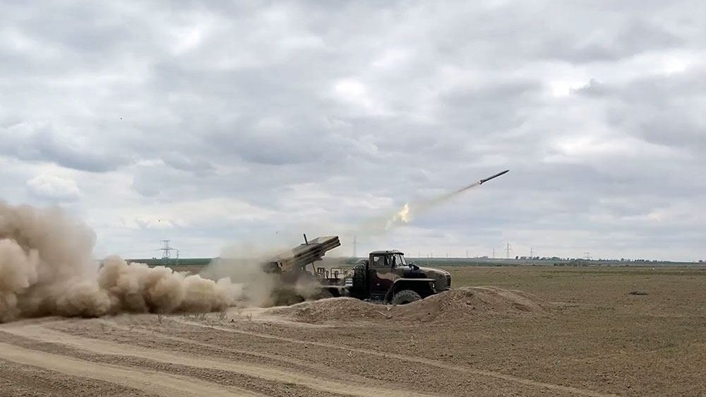 Raket və Artilleriya Qoşunlarının təlimləri keçirilir (VİDEO)