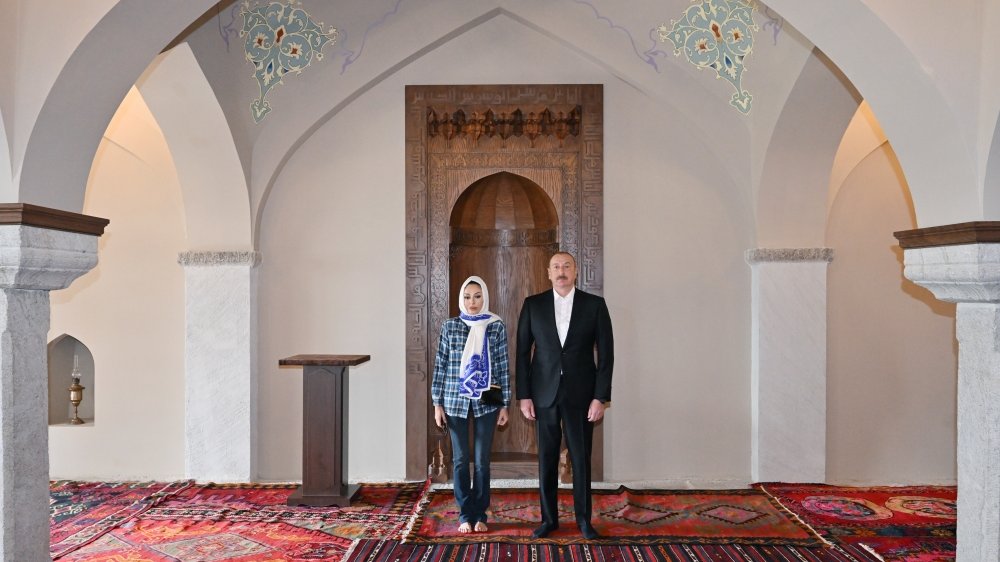 Prezident İlham Əliyev və birinci xanım Mehriban Əliyeva Şuşada Mehmandarovların malikanə kompleksinin açılışında iştirak ediblər