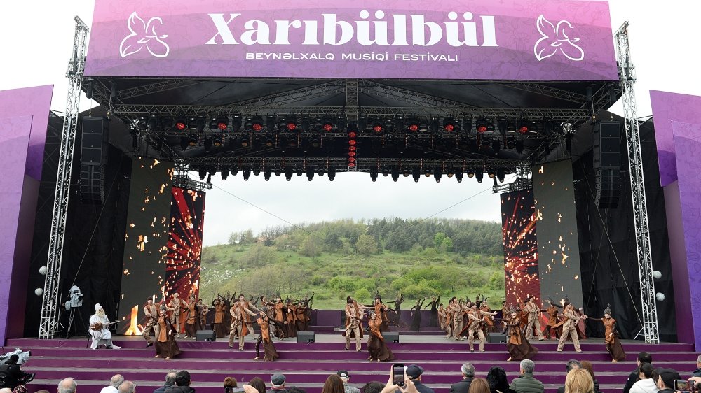 “Xarıbülbül” Beynəlxalq Musiqi Festivalı çərçivəsində Cıdır düzündə konsert proqramı təqdim olunub