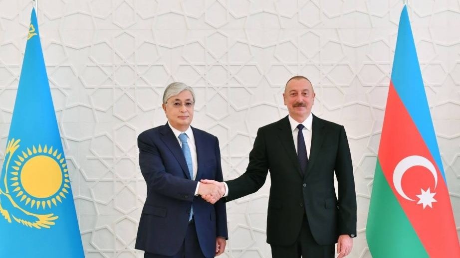 Prezident İlham Əliyev Qazaxıstan Prezidenti Kasım-Jomart Tokayevi yubileyi münasibətilə təbrik edib