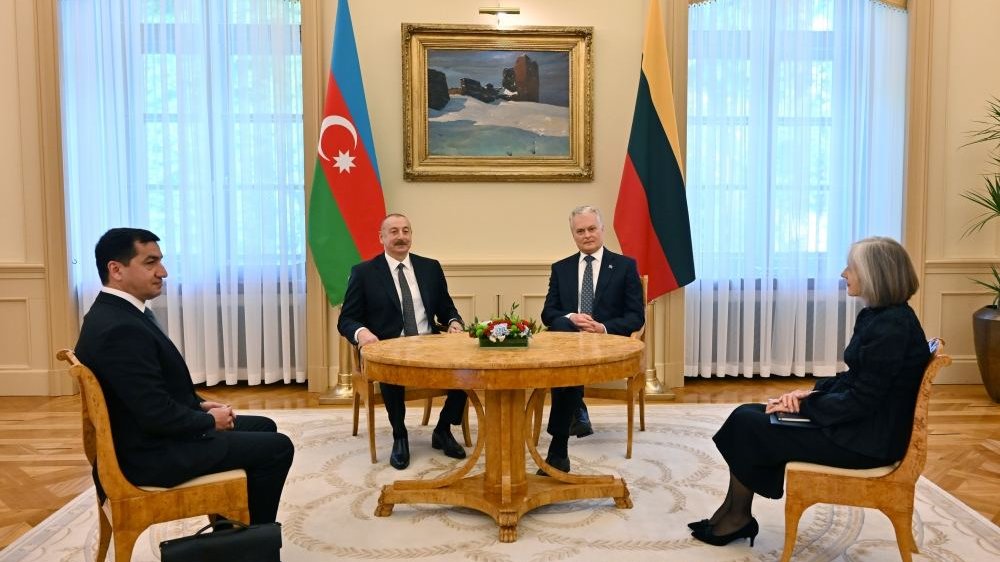 President Ilham Aliyev, President Gitanas Nauseda hold meeting in limited format (PHOTO)