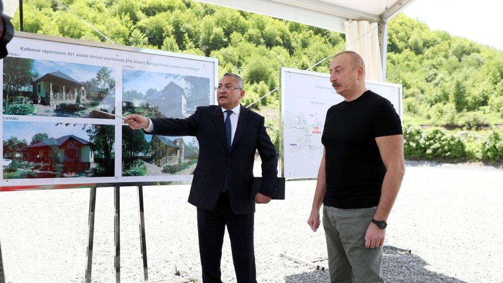 Prezident İlham Əliyev Kəlbəcər rayonunun Yanşaq kəndinin təməlini qoyub