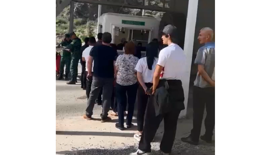 Laçındakı sərhəd-buraxılış məntəqəsindən keçən Qarabağın erməni sakinlərinin sayı artır - Yeni görüntülər