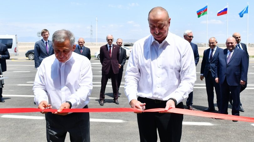 “Araz Vadisi İqtisadi Zonası” Sənaye Parkında “Avto Lizinq Azərbaycan” MMC-nin açılışı olub
Azərbaycan Prezidenti İlham Əliyev və Tatarıstanın Rəisi Rüstəm Minnixanov açılışda iştirak ediblər