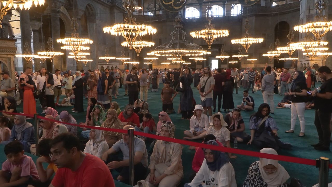 15 Temmuz şehitleri için Ayasofya Camii'nde hatim indirildi