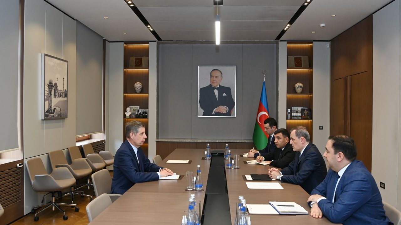Azerbaijani FM meets newly appointed ambassador of Russian