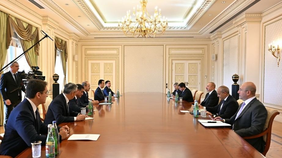 Prezident İlham Əliyev Özbəkistanın Baş nazirini qəbul edib