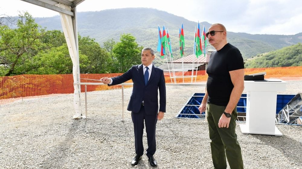 Prezident İlham Əliyev Şuşa rayonunun Daşaltı kəndinin yenidən qurulması ilə bağlı görüləcək işlərlə tanış olub