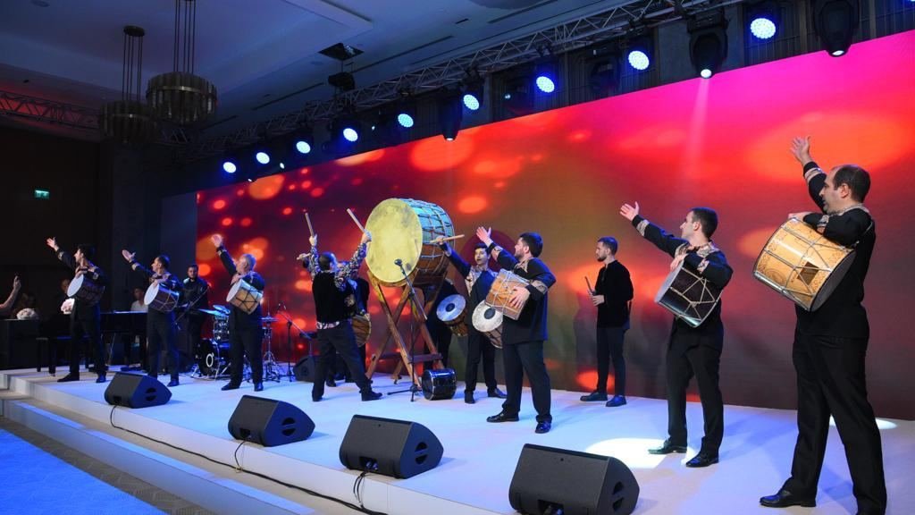 Şuşa Qlobal Media Forumunun iştirakçıları üçün qala-konsert və ziyafət təşkil olunub