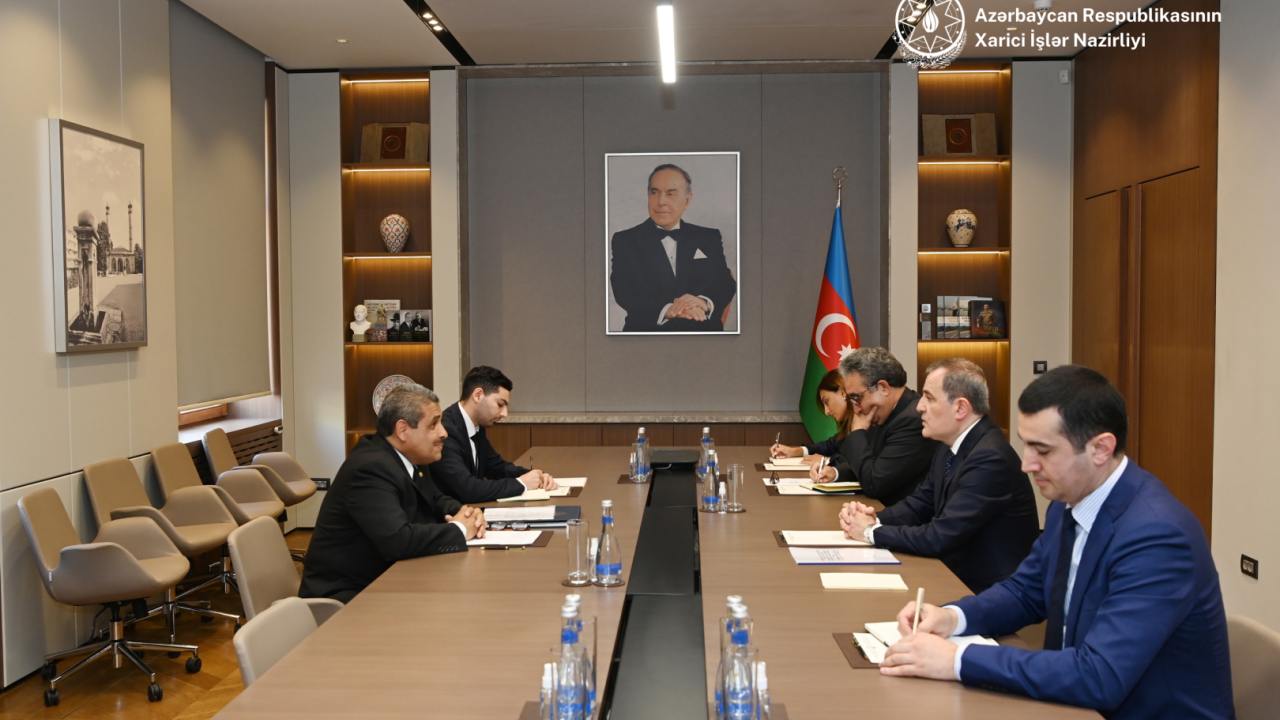 Ceyhun Bayramov Kolumbiya səfirini qəbul edib