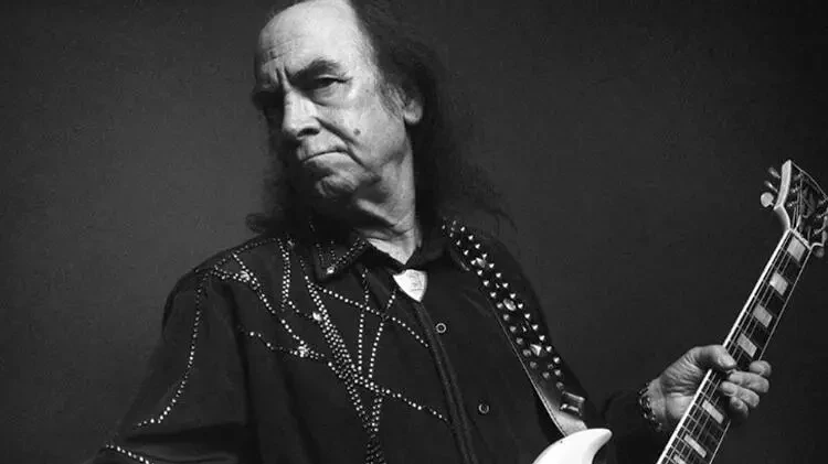 Anadolu rock müziğinin usta ismi Erkin Koray vefat etti