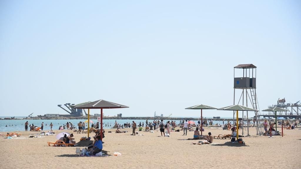 Azerbaijan conducts cleaning works on beaches of Baku