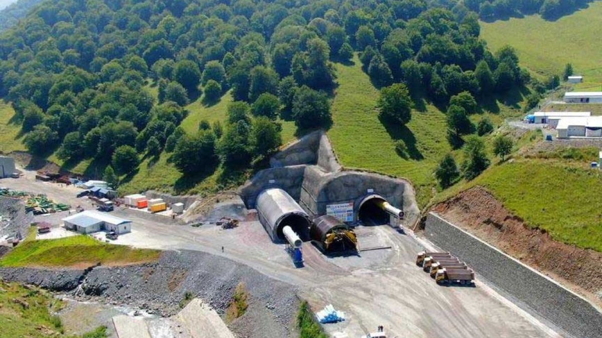 Toğanalı-Kəlbəcər-İstisu yolunun və 5 tunelin inşası davam edir