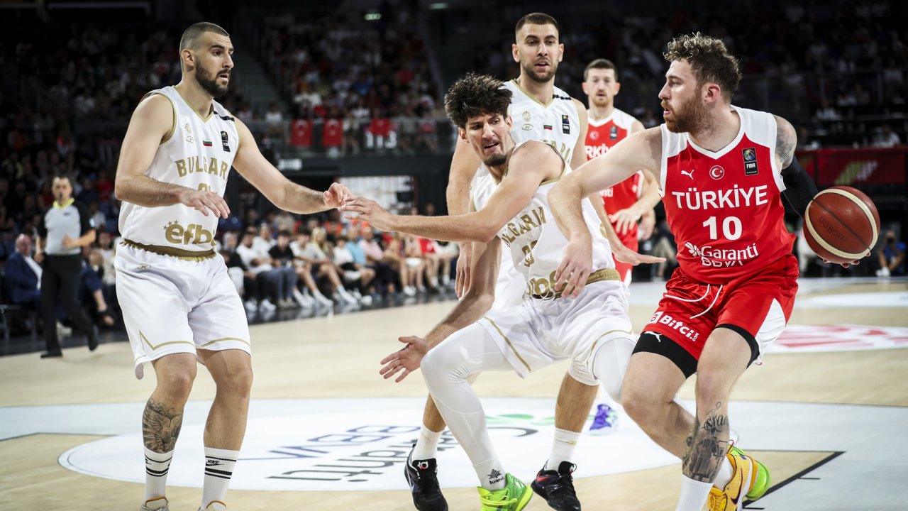 A Milli Erkek Basketbol Takımı, Olimpiyat Ön Eleme Turnuvası'nda 2'de 2 yaptı
