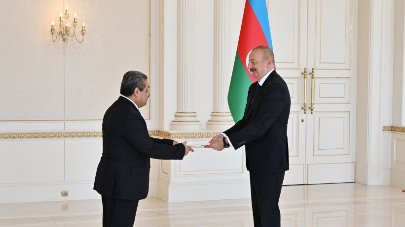 President Ilham Aliyev received credentials of incoming ambassador of Columbia