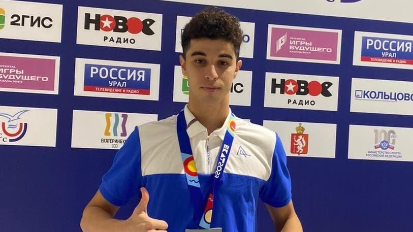 Üzgüçümüz Ramil Vəlizadə Beynəlxalq Festivalda gümüş medal qazanıb