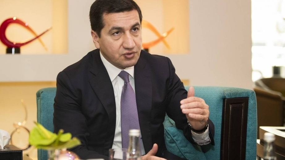 Qonşu dövlətlər mehriban qonşuluq münasibətlərinə can atmalıdır - Hikmət Hacıyev