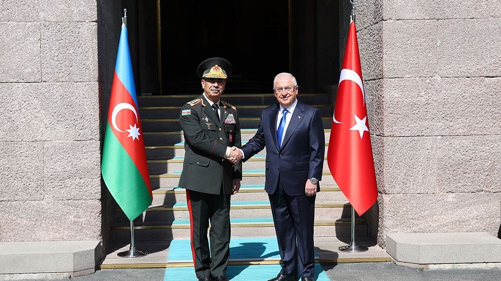 Türkiyənin milli müdafiə naziri Zakir Həsənovu təbrik etdi