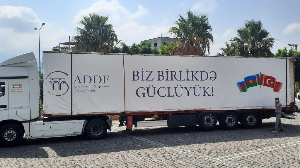 Azərbaycan Türkiyənin zəlzələdən zərərçəkən bölgəsinə 3000 məktəbli dəsti göndərib