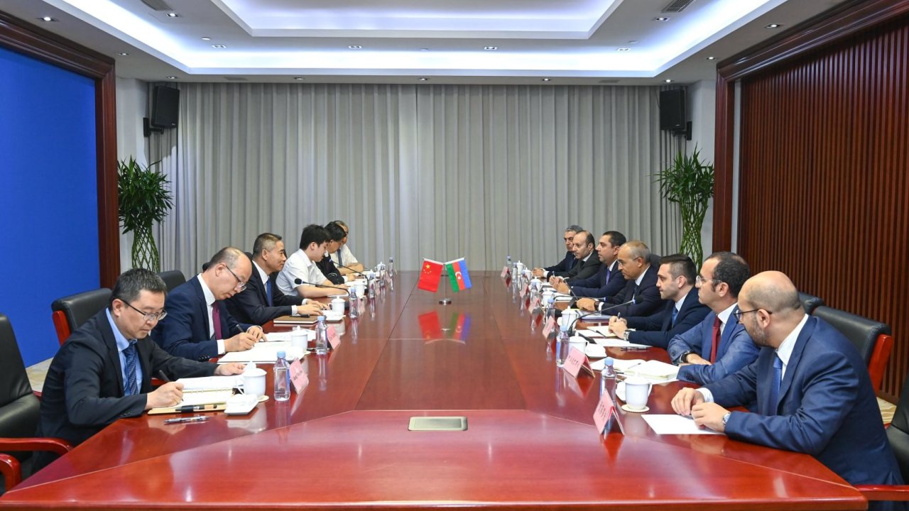 Azerbaijan, China discuss 4IR technologies application-related projects