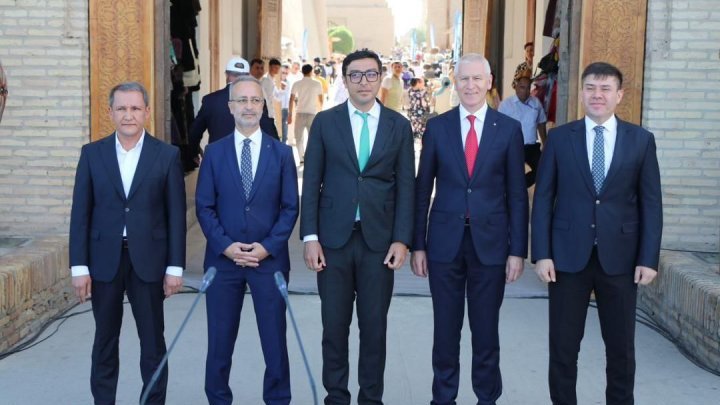 Fərid Qayıbov Özbəkistana səfər edib