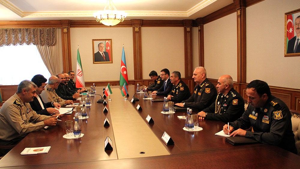 Zakir Həsənov İran Silahlı Qüvvələrinin nümayəndələrini qəbul edib (FOTO)