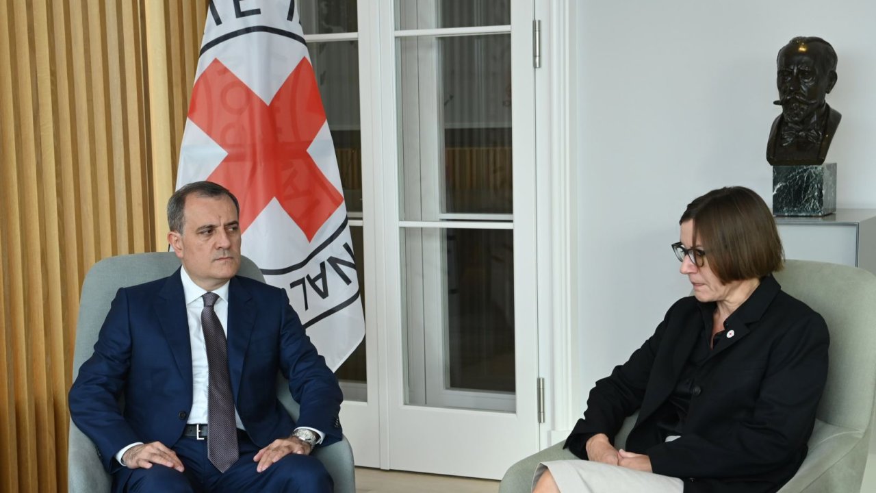 Azerbaijani foreign minister meets with ICRC president