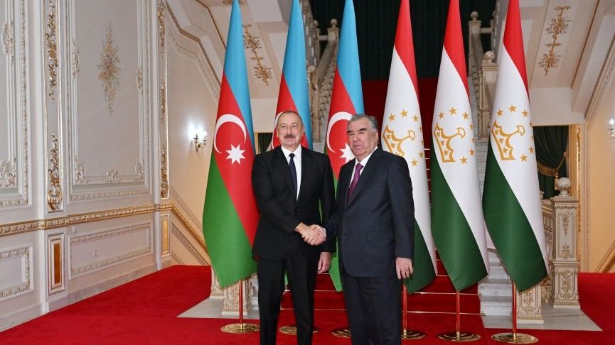 Prezident İlham Əliyev Emoməli Rəhmonu Azərbaycana səfərə dəvət edib