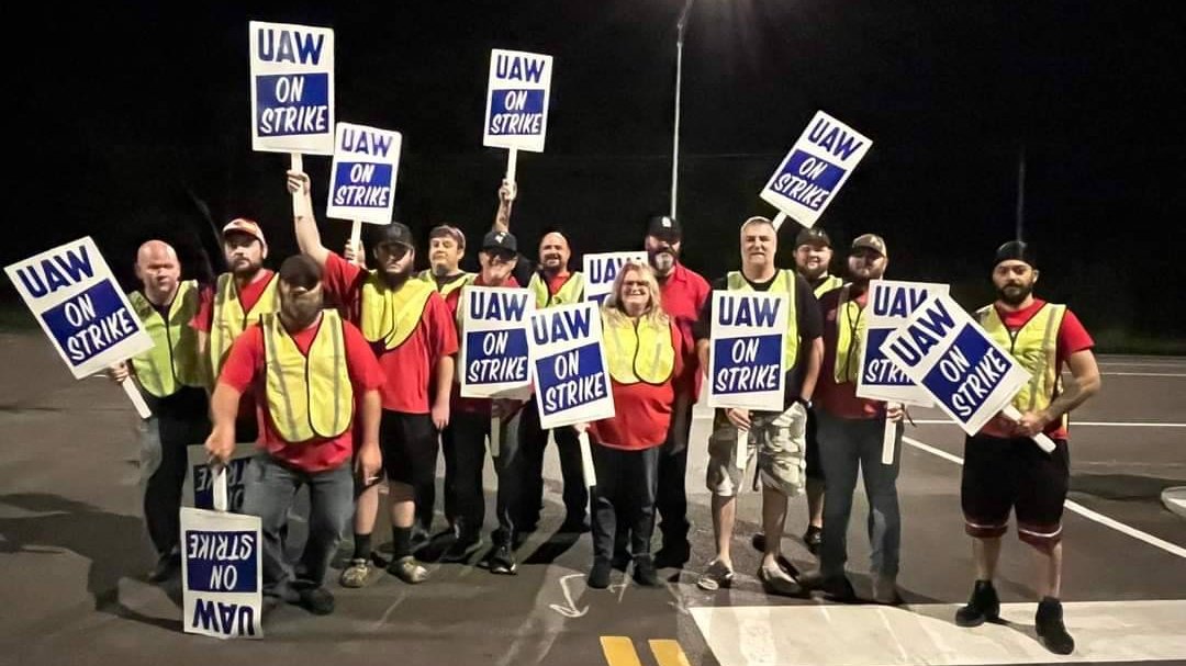 ABD’de otomotiv işçileri 3 dev şirkette aynı anda greve başladı