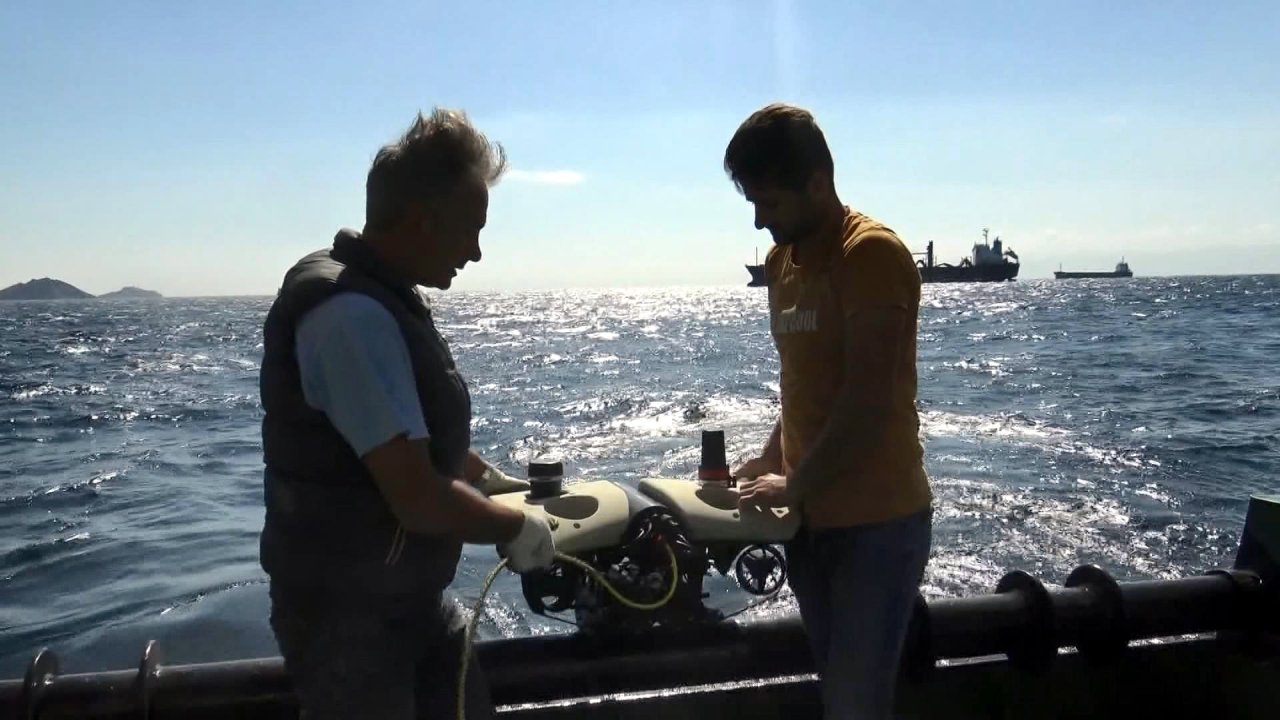 Marmara Denizi'nin karanlık derinliklerinde robotik kamera ile araştırma