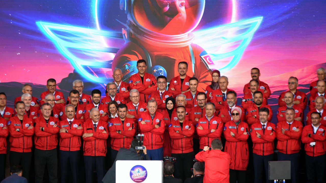 Erdoğan: 'Gençlerin demokrat dedesi' maskesi takanların nasıl faşizan hale geldiklerini görüyoruz