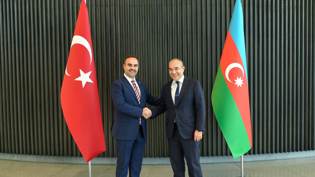 Bakan Kacır, Azerbaycan Ekonomi Bakanı Cabbarov ile görüştü