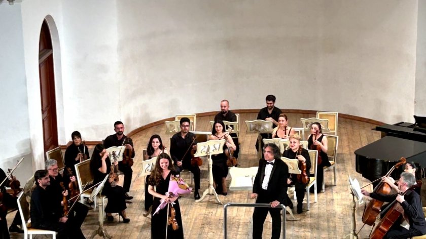 Qara Qarayev adına Azərbaycan Dövlət Kamera Orkestri filarmoniyada çıxış edib