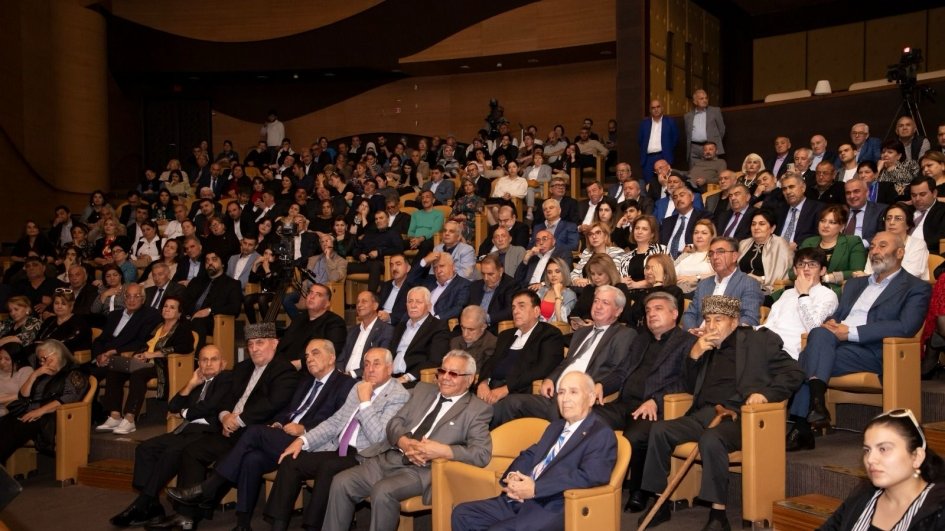 Xalq artisti Tələt Qasımovun anadan olmasının 90 illiyi qeyd edilib