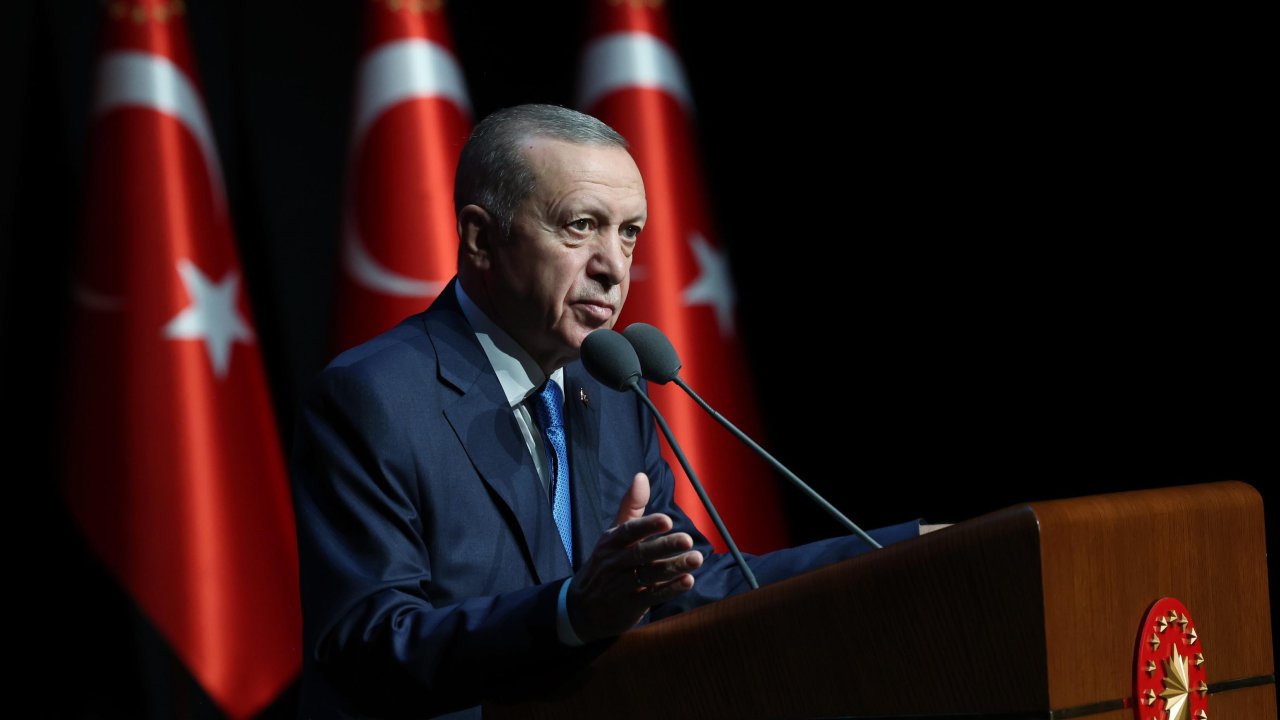 Erdoğan: Üniversitelerin asıl varlık gayelerinin önündeki engelleri kaldırdık
