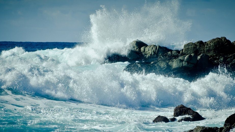 Xəzər dənizində dalğanın hündürlüyü 4.2 metr olub - FAKTİKİ HAVA