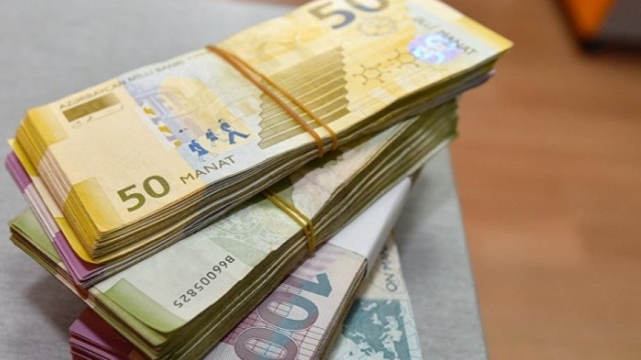 Əhalinin banklardakı əmanətlərinin 63,7 faizi milli valyutada qoyulub