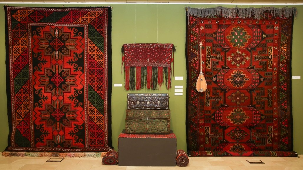 Azərbaycan Milli Xalça Muzeyində “Naxışlarda motivlərin gözəlliyi” sərgisi açılıb