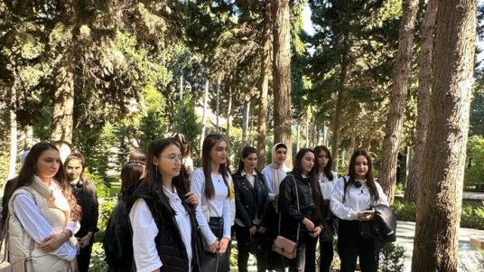 V Məmməd Araz Poeziya Günü başlayıb