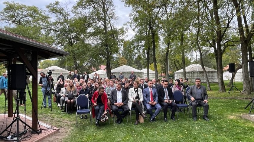 Macarıstanın Lakitelek şəhərində Nizami Gəncəvinin büstü açılıb